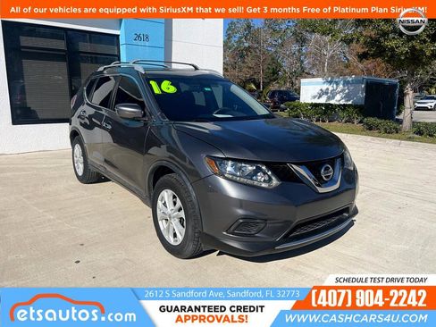Used 2016 Nissan Rogue SV image 3