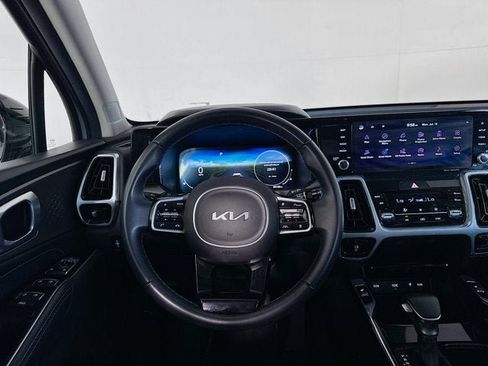 Certified 2023 Kia Sorento SX AWD/4WD image 23