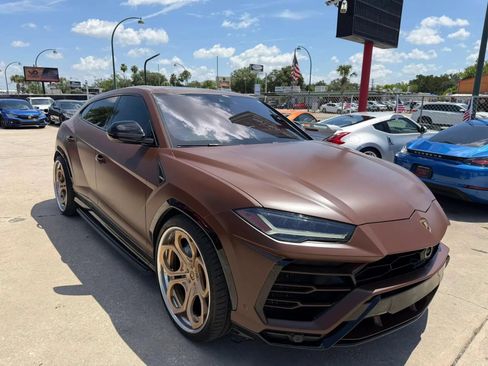Used 2019 Lamborghini Urus AWD/4WD image 1