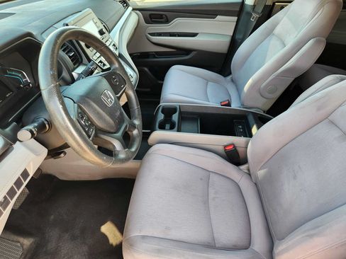 Used 2018 Honda Odyssey LX image 12