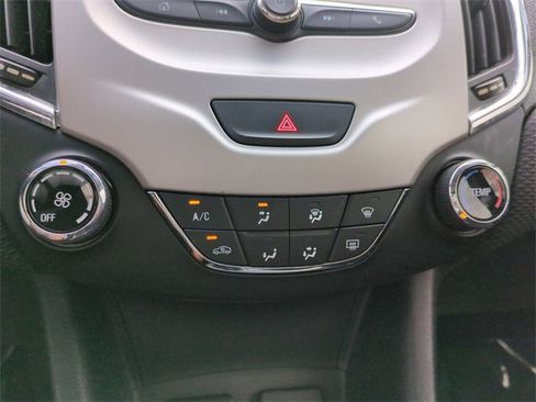 Used 2017 Chevrolet Cruze LS image 26