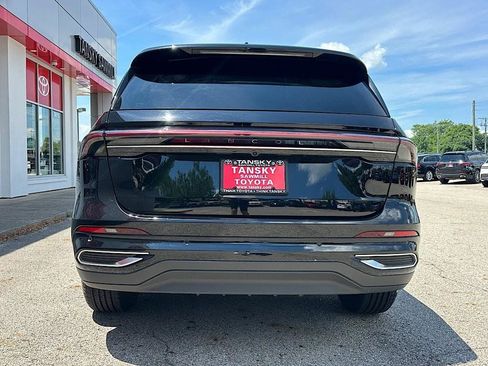 Used 2025 Lincoln Nautilus Premier AWD/4WD image 4