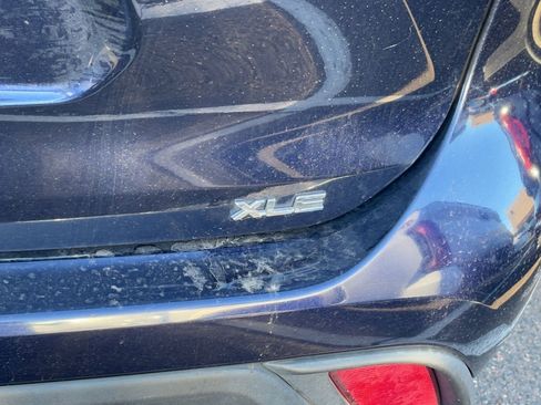 Certified 2024 Toyota Highlander XLE image 11