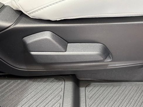 New 2026 Ford Explorer Platinum w/ LUX Leather Package AWD/4WD image 28