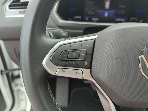 Used 2023 Volkswagen Tiguan SE image 21