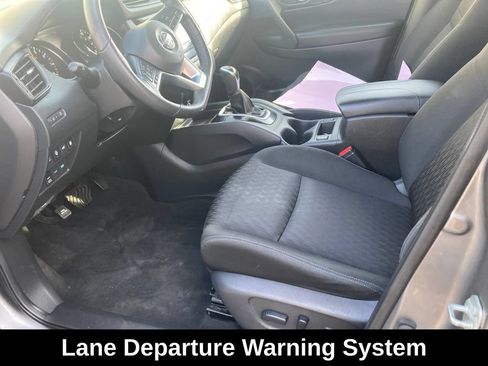 Used 2020 Nissan Rogue SV AWD/4WD image 12