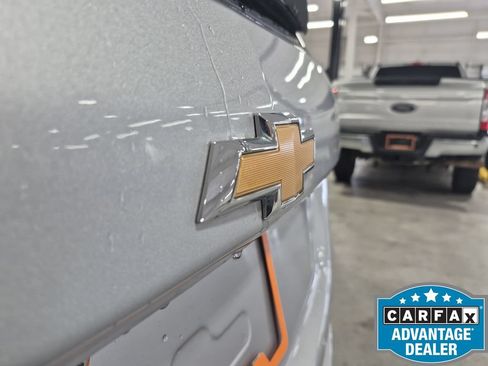Used 2021 Chevrolet Equinox LT w/ LPO, Cargo Package AWD/4WD image 16