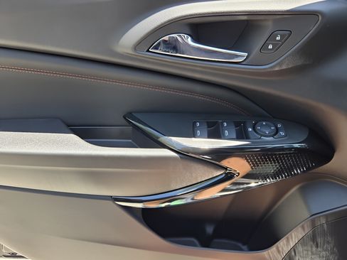 New 2026 Chevrolet Trax RS w/ Sunroof Package FWD image 27