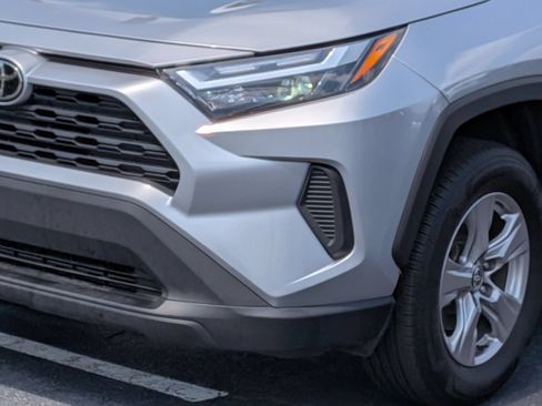Used 2022 Toyota RAV4 XLE w/ Convenience Package FWD image 9