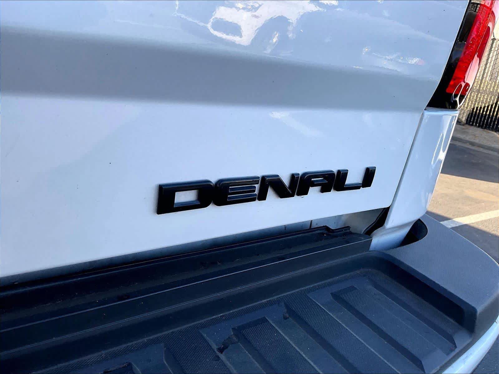 Used 2018 GMC Sierra 2500 Denali w/ Duramax Plus Package AWD/4WD image 12