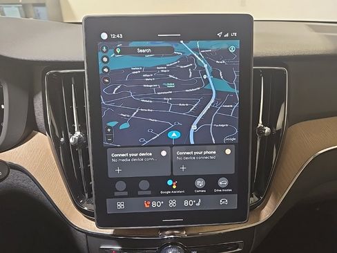 New 2026 Volvo XC60 B5 Plus w/ Climate Package image 16