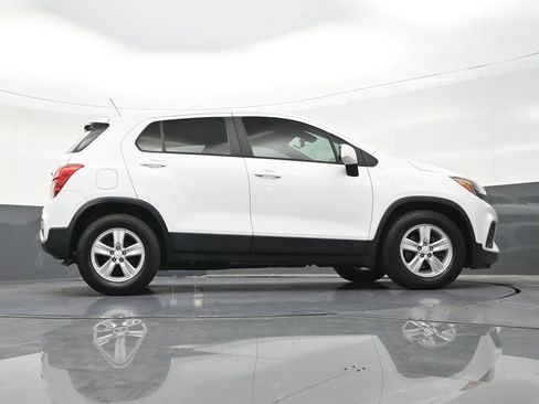 Used 2020 Chevrolet Trax LS FWD image 32