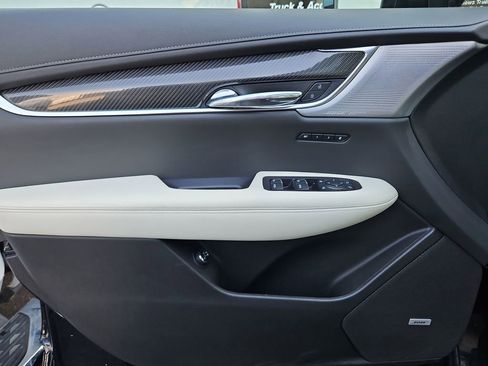 Used 2022 Cadillac XT6 Sport image 29