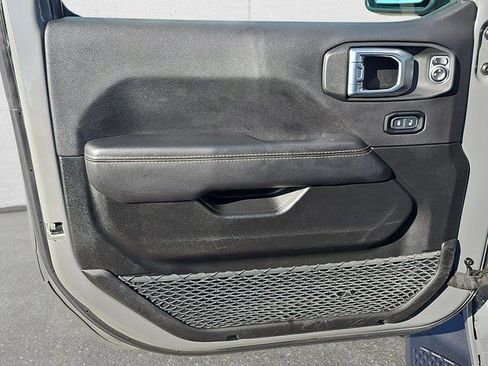 Used 2023 Jeep Gladiator Overland image 24