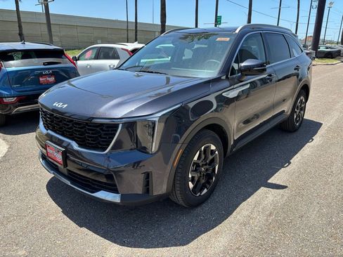 New 2025 Kia Sorento S w/ Panoramic Sunroof Package image 3