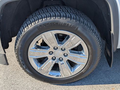 Used 2018 GMC Sierra 1500 SLT image 27