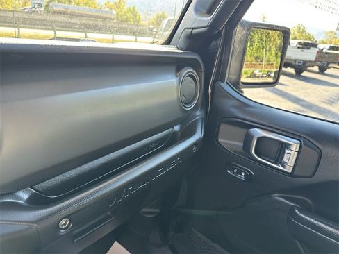 Used 2022 Jeep Wrangler Sport S image 22
