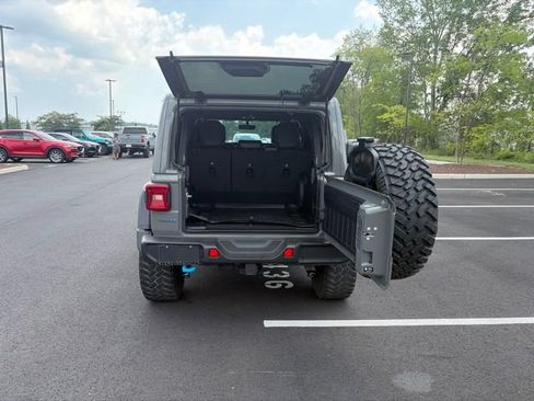 Used 2022 Jeep Wrangler Unlimited Rubicon 4xe AWD/4WD image 13