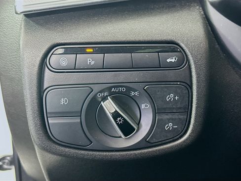 Used 2020 INFINITI QX50 Sensory w/ Climate Package image 16