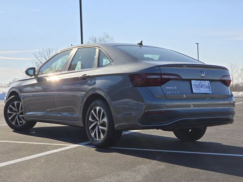 Used 2023 Volkswagen Jetta S image 19