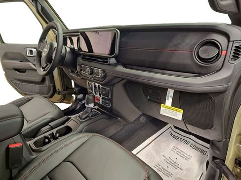 New 2026 Jeep Wrangler Unlimited Rubicon w/ Technology Group image 19