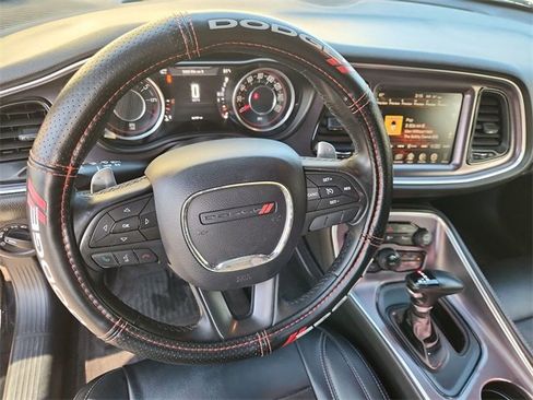 Used 2015 Dodge Challenger SXT w/ Driver Convenience Group image 11