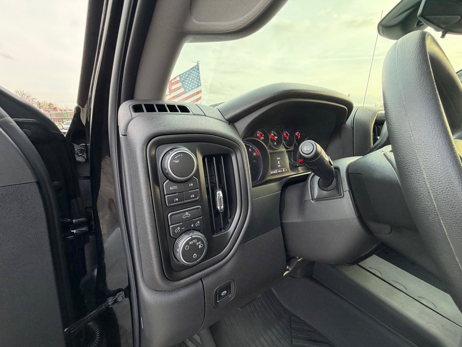 Used 2026 Chevrolet Silverado 1500 Custom Trail Boss AWD/4WD image 10