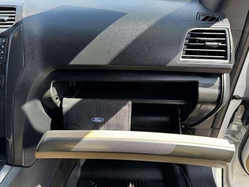 Used 2017 Ford Explorer FWD image 46