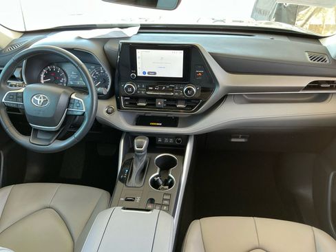 Used 2023 Toyota Highlander XLE FWD image 20