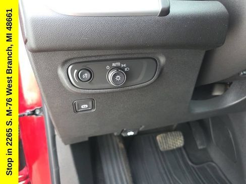 Used 2024 GMC Terrain SLE w/ Driver Convenience Package AWD/4WD image 16