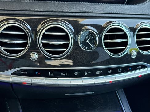 Used 2019 Mercedes-Benz S 560 Sedan image 27