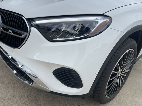 Certified 2025 Mercedes-Benz GLC 300 image 4