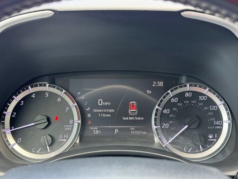 Used 2023 Toyota Highlander XLE AWD/4WD image 28