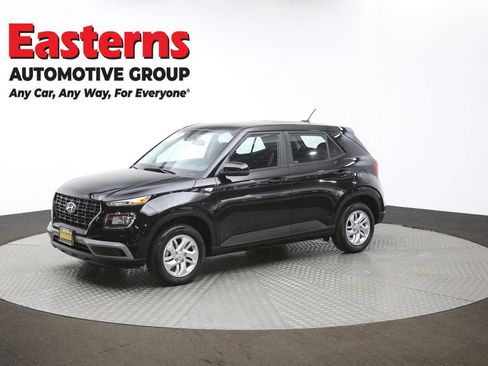 Used 2025 Hyundai Venue SE image 56