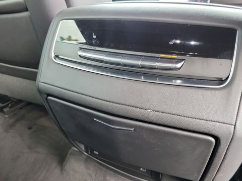 Used 2025 Cadillac Escalade ESV Luxury RWD image 23