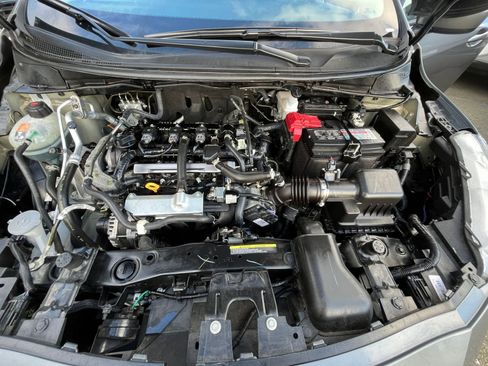 Used 2025 Nissan Versa SV FWD image 32