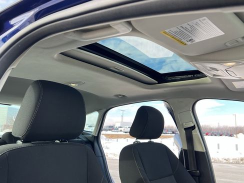 Used 2017 Ford Focus SEL w/ Cold Weather Package image 29