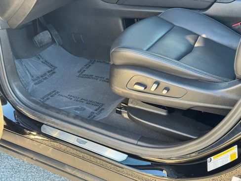 Certified 2025 Cadillac XT6 Premium Luxury image 21