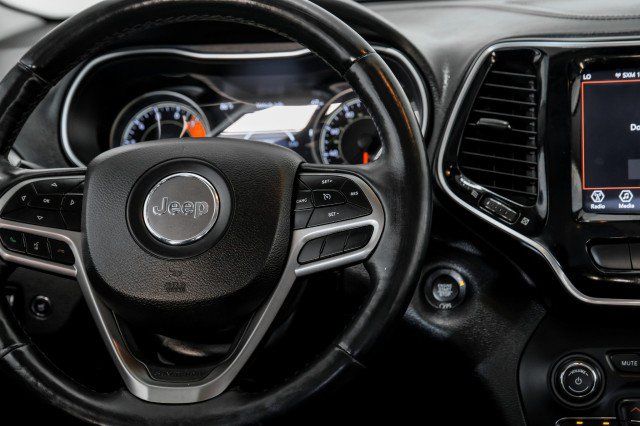 Used 2019 Jeep Cherokee Limited AWD/4WD image 16