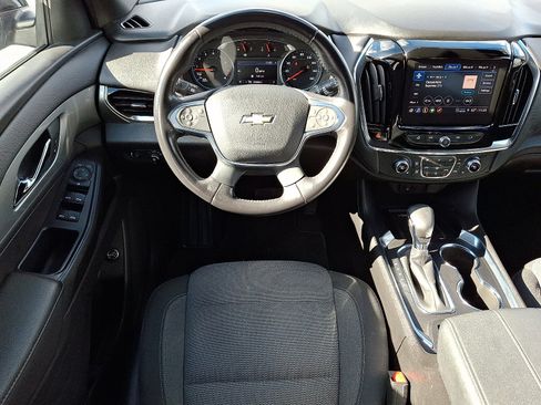 Used 2022 Chevrolet Traverse LT image 14