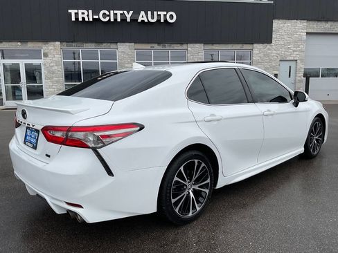 Used 2019 Toyota Camry SE FWD image 7