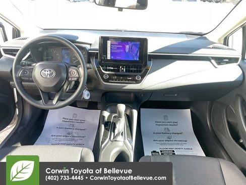Used 2025 Toyota Corolla LE image 11