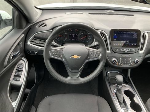 Used 2024 Chevrolet Malibu LT image 25