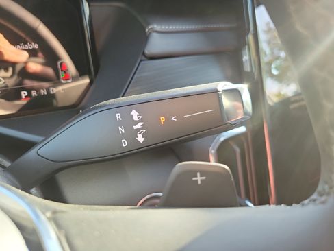 New 2025 GMC Acadia Elevation image 12