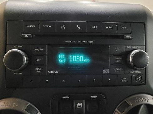 Used 2018 Jeep Wrangler Unlimited Sport AWD/4WD image 25