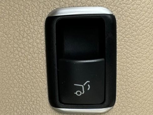 Used 2016 Mercedes-Benz GL 450 4MATIC image 43