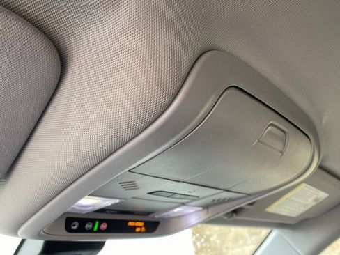 Used 2020 Chevrolet Equinox LT image 22