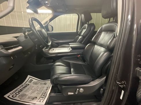 Used 2025 Lincoln Navigator L Reserve AWD/4WD image 9