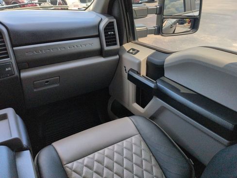 Used 2021 Ford F250 XL w/ STX Appearance Package AWD/4WD image 17