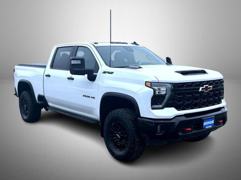 Certified 2025 Chevrolet Silverado 2500 ZR2 w/ LPO, Dark Essentials Package image 3